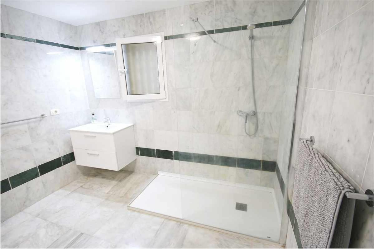 Dinastia B401 By Tenerife Rental & Sales Лос Кристианос Экстерьер фото